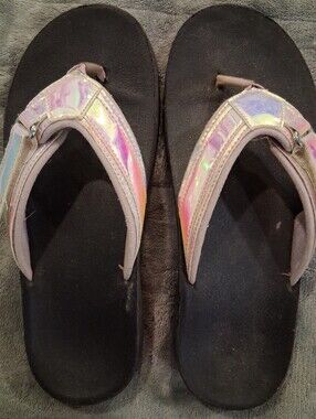Sollbeam Women’s Iridescent Pink Flip Flop Sandals Size 9